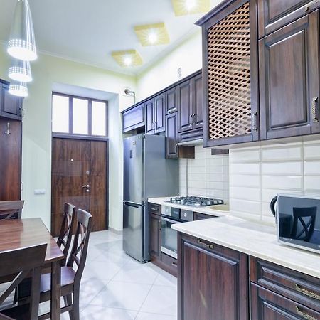 Apartment Grebinky 9 Λβιβ Εξωτερικό φωτογραφία
