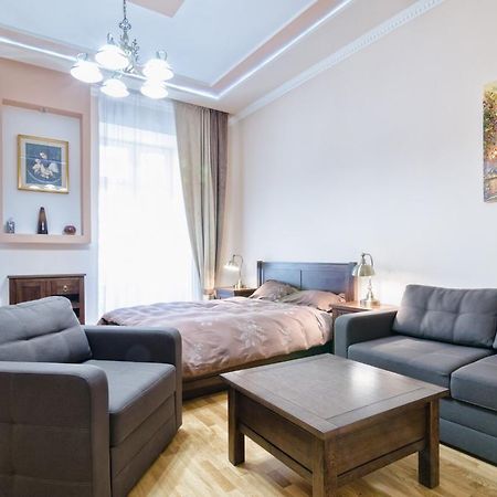 Apartment Grebinky 9 Λβιβ Εξωτερικό φωτογραφία