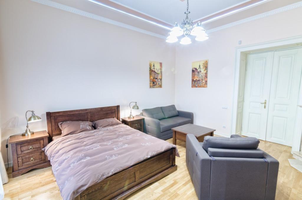 Apartment Grebinky 9 Λβιβ Εξωτερικό φωτογραφία